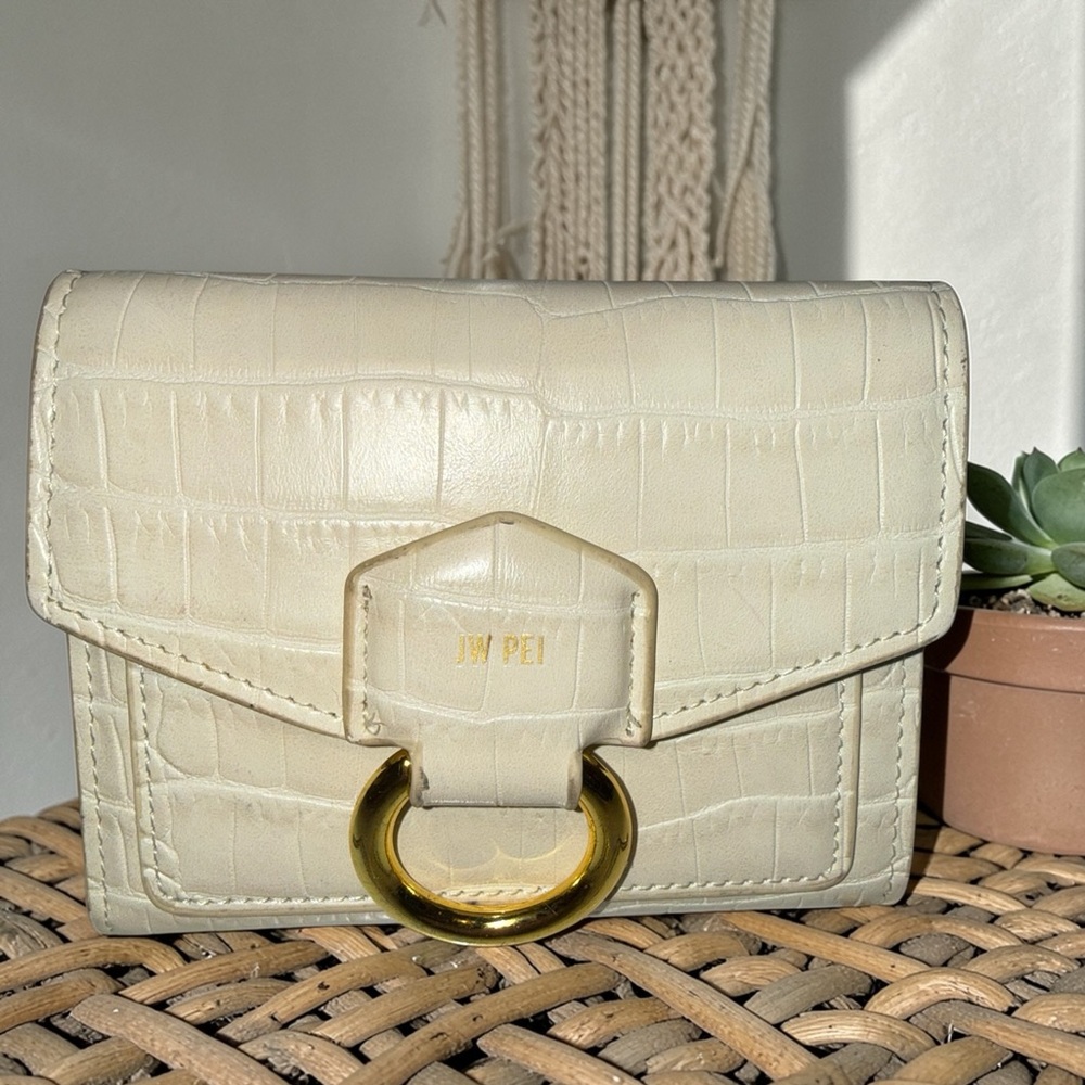 JW Pei Croc Embossed Mini Wallet Clutch Cream ✨ Gold Ring Vegan Leather